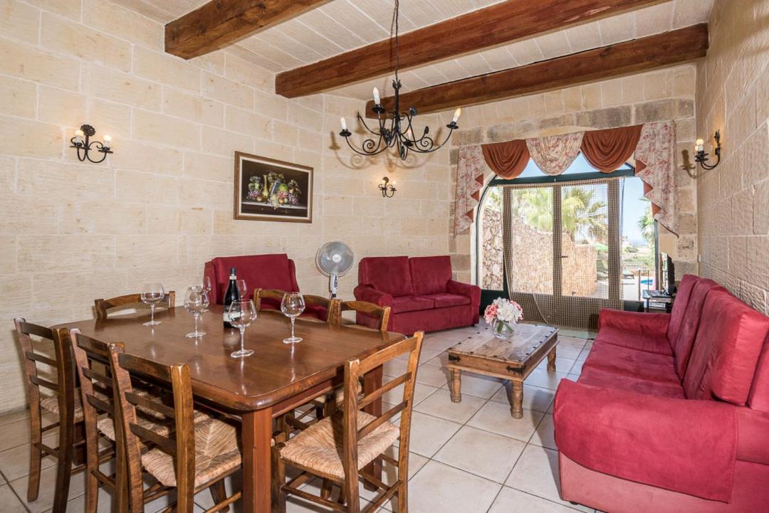 4 Bedroom Farmhouse With Private Pool & Views Nadur Εξωτερικό φωτογραφία