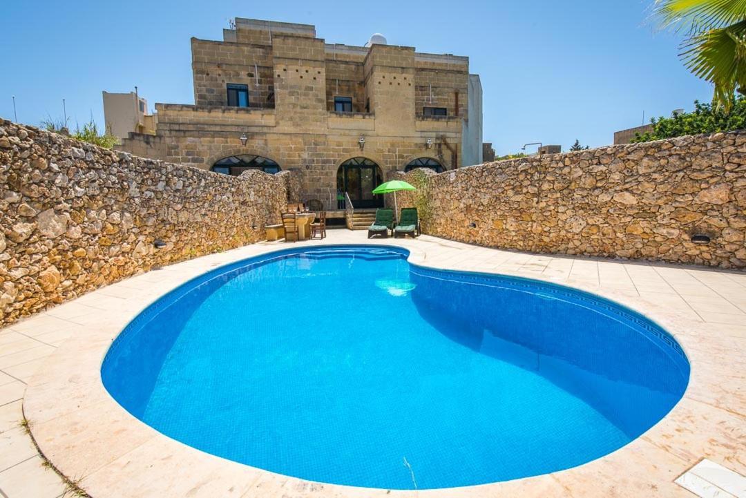 4 Bedroom Farmhouse With Private Pool & Views Nadur Εξωτερικό φωτογραφία