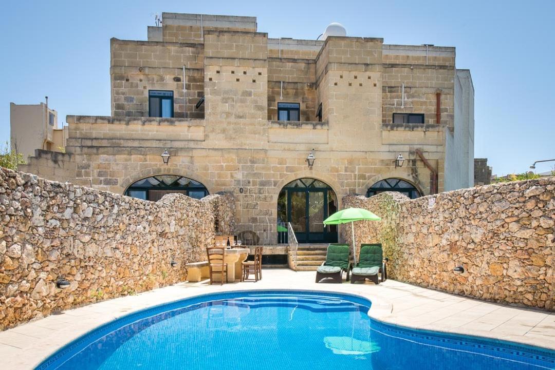 4 Bedroom Farmhouse With Private Pool & Views Nadur Εξωτερικό φωτογραφία